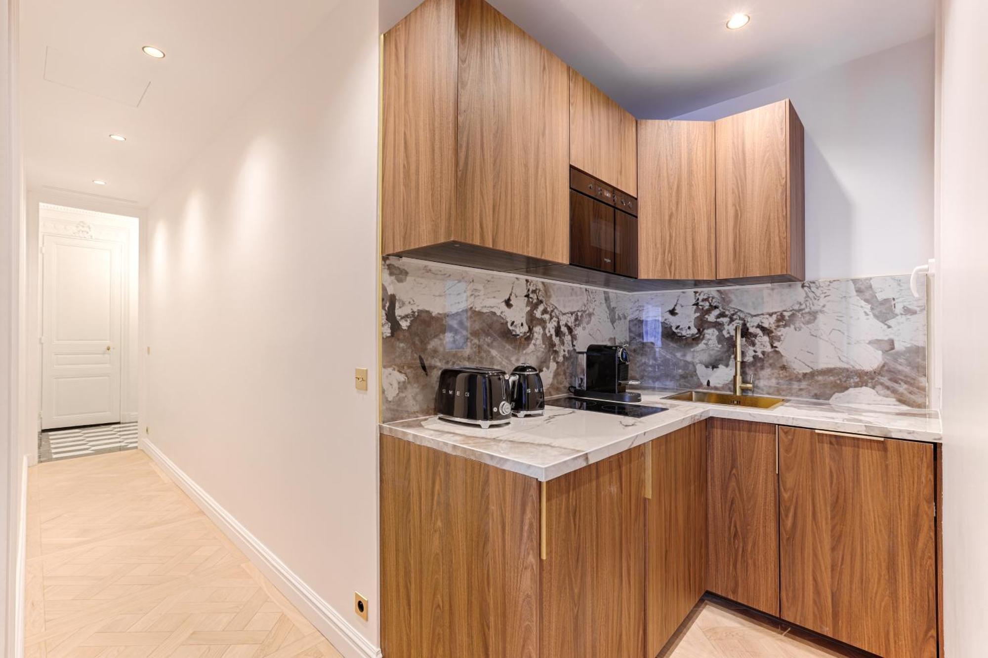 Elegant Luxury Apartment For 6 On Champs-Elysees Paris Bagian luar foto